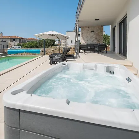 Anamarija * פורץ